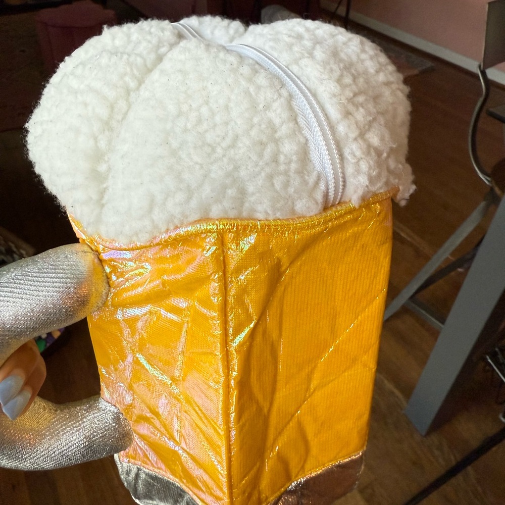 Gold and White Beer Mug Purse